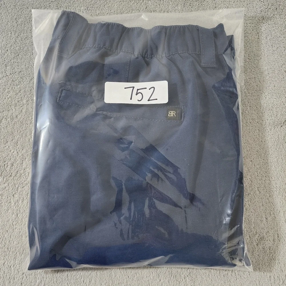 Banana Republic Men's Navy Blue Flat Front Side Pockets Golf Shorts Size: 36